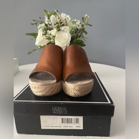 MIA WEDGE MULES - Picture 3 of 6